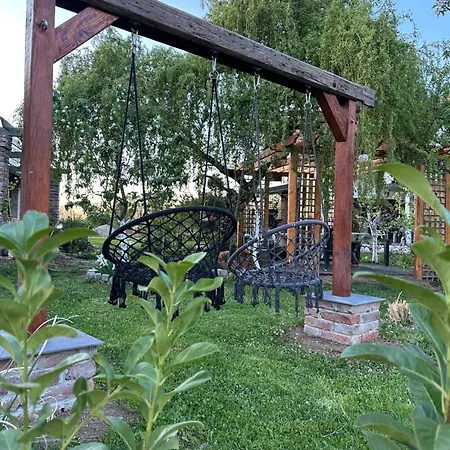 Gospodarstwo agroturystyczne Charming Place In The Nature-casita Iris *